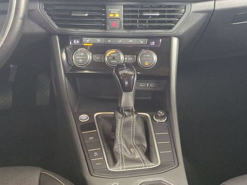 Used 2024 Volkswagen Jetta SE FWD image 23