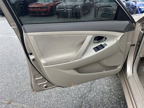Used 2009 Toyota Camry LE image 18