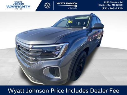 Used 2024 Volkswagen Atlas SE w/ Black Wheel Package