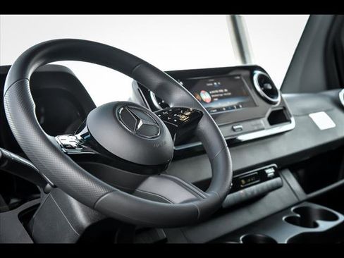 New 2025 Mercedes-Benz Sprinter 3500 image 9