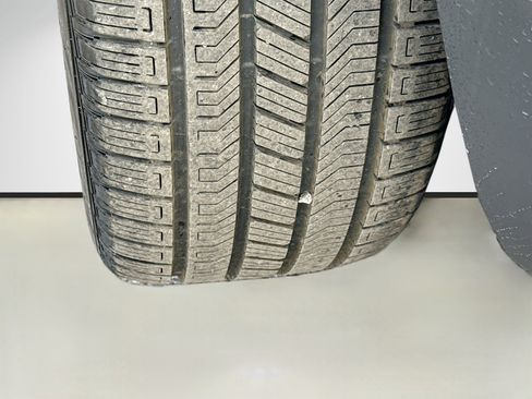 New 2026 Land Rover Defender 110 S image 40