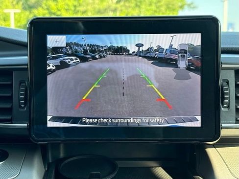 Used 2023 Ford Explorer XLT w/ Equipment Group 202A AWD/4WD image 19