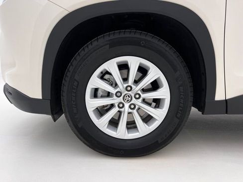 Used 2024 Toyota Grand Highlander AWD image 31