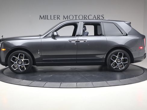 Used 2022 Rolls-Royce Cullinan Black Badge AWD/4WD image 6