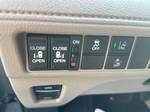 Used 2020 Honda Odyssey EX image 24