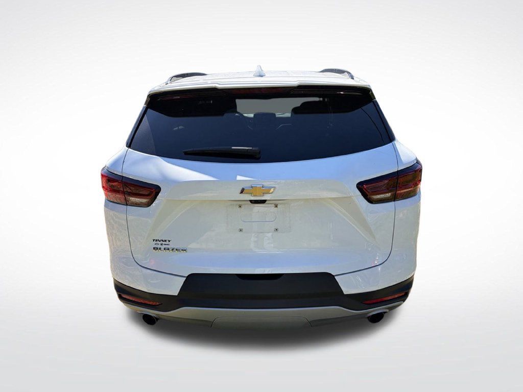 Used 2024 Chevrolet Blazer LT FWD image 6