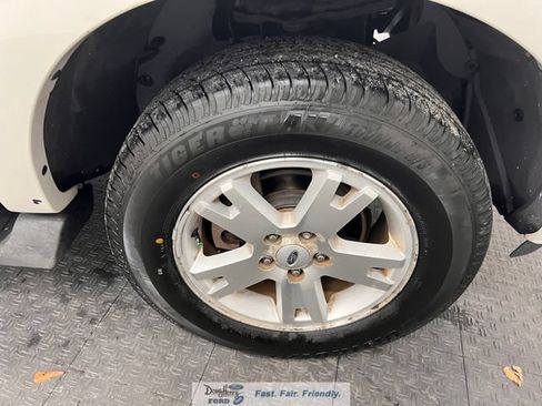 Used 2009 Ford Explorer XLT RWD image 17