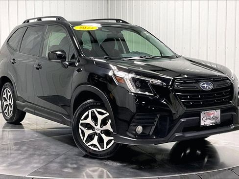 Used 2022 Subaru Forester Premium AWD/4WD image 3