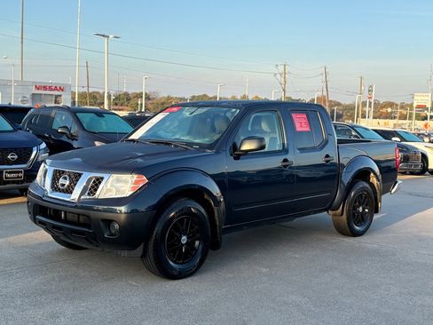 Certified 2021 Nissan Frontier SV w/ SV Utility Package image 3