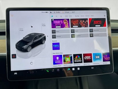 Used 2023 Tesla Model Y Long Range AWD/4WD image 23