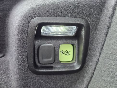 Used 2023 Chevrolet Corvette Stingray Preferred Cpe w/ Battery Protection Package RWD image 16