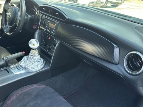 Used 2013 Scion FR-S image 9