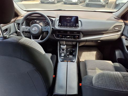 Used 2023 Nissan Rogue SV FWD image 18