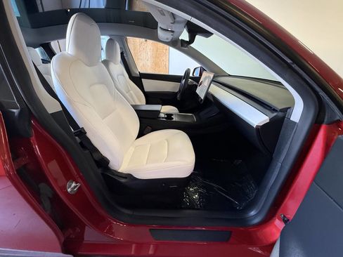 Used 2021 Tesla Model Y Long Range image 28