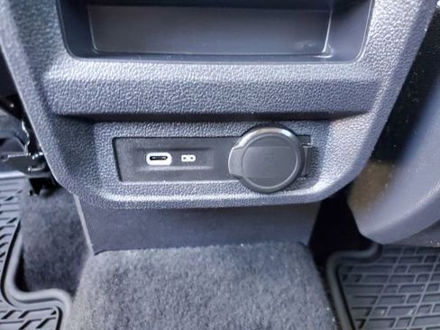 Used 2023 Volkswagen Tiguan SE image 12