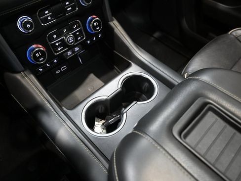 Used 2021 GMC Yukon SLT w/ SLT Luxury Plus Package image 19