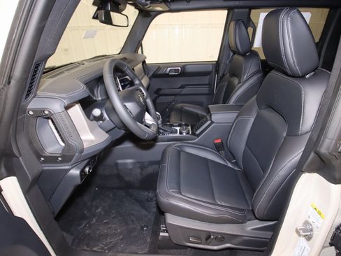 New 2025 Ford Bronco Outer Banks image 10