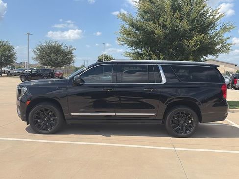 Used 2022 GMC Yukon XL Denali RWD image 6