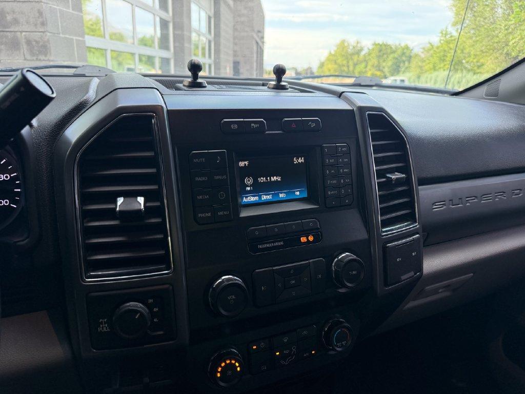 Used 2019 Ford F250 XLT w/ FX4 Off-Road Package AWD/4WD image 24