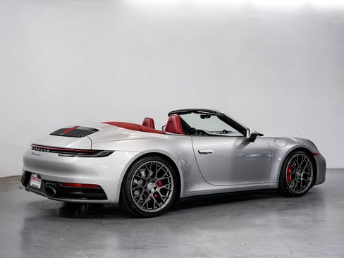 Used 2021 Porsche 911 Carrera 4S AWD/4WD image 3