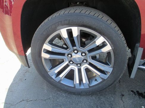 Used 2018 GMC Yukon XL Denali w/ Open Road Package image 13