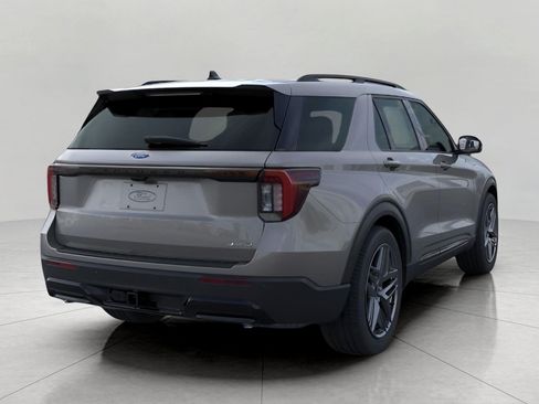 Used 2026 Ford Explorer ST-Line w/ ST-Line Street Pack AWD/4WD image 9