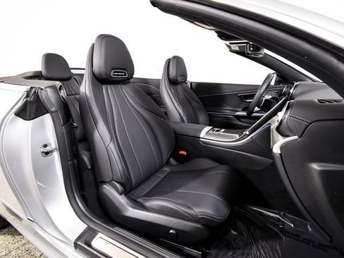 Certified 2025 Mercedes-Benz CLE 300 4MATIC Cabriolet image 38