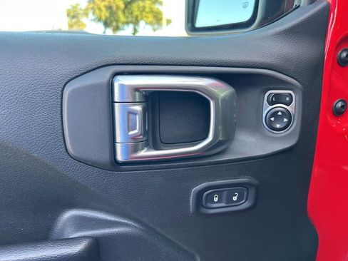 Certified 2024 Jeep Wrangler Sport S image 36