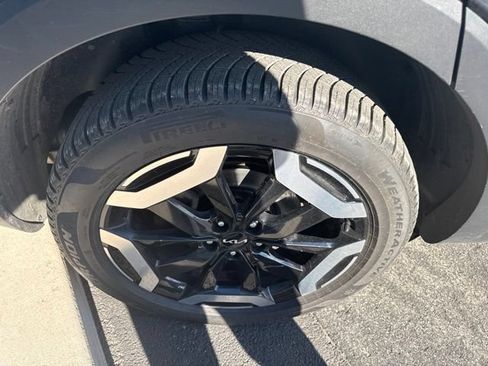 Certified 2023 Kia Telluride S w/ S Sunroof Package AWD/4WD image 11
