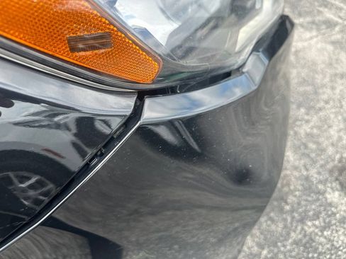 Used 2018 Nissan Rogue SV AWD/4WD image 10