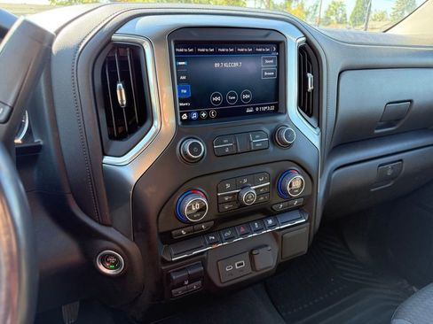 Used 2022 Chevrolet Silverado 2500 LT w/ Convenience Package image 26