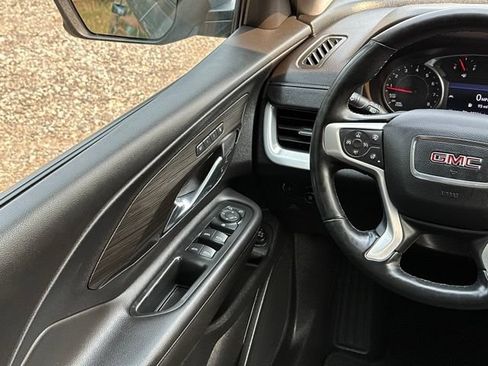 Used 2023 GMC Terrain SLT AWD/4WD image 9