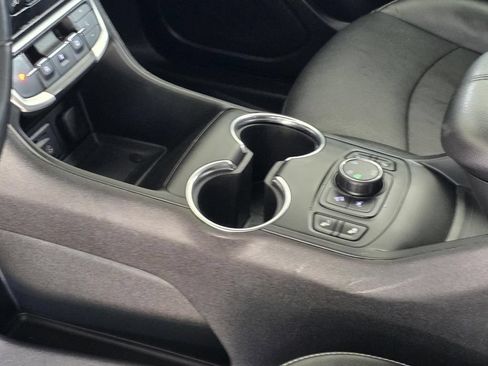 Used 2023 GMC Terrain SLT AWD/4WD image 23