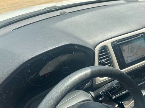Used 2016 Honda HR-V EX-L image 11