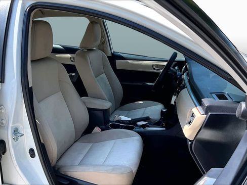 Used 2016 Toyota Corolla LE FWD image 9