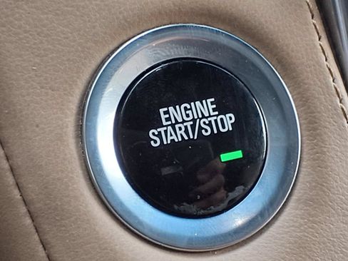 Used 2018 Cadillac Escalade ESV Platinum RWD image 12