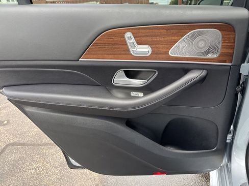 Certified 2025 Mercedes-Benz GLS 450 4MATIC image 17