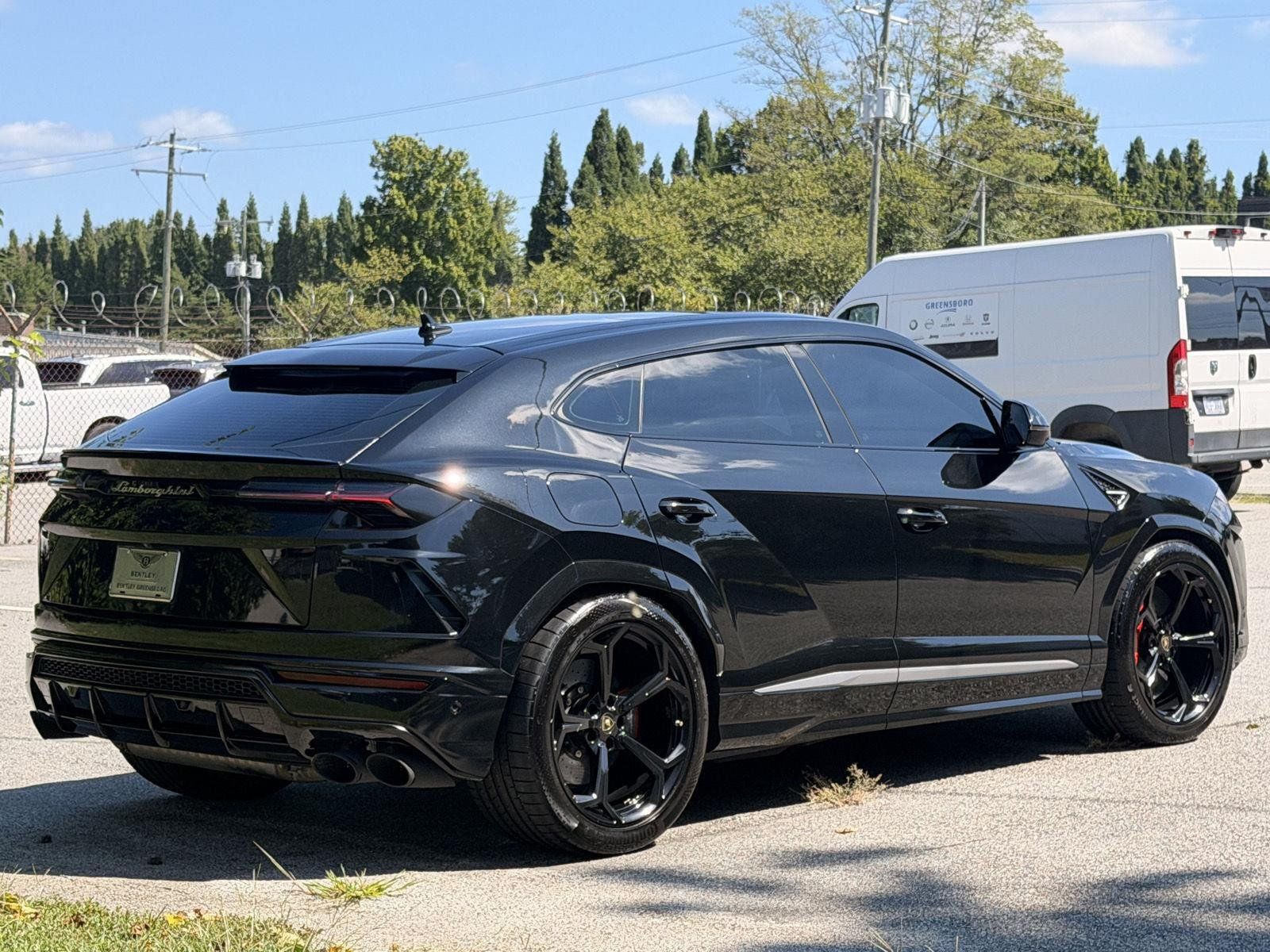 Used 2020 Lamborghini Urus AWD/4WD image 44