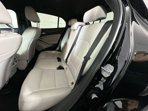 Used 2019 Mercedes-Benz GLA 250 image 26