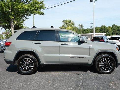 Used 2021 Jeep Grand Cherokee Trailhawk w/ Trailhawk Luxury Group AWD/4WD image 4