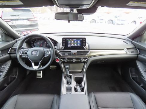 Used 2019 Honda Accord Sport image 17