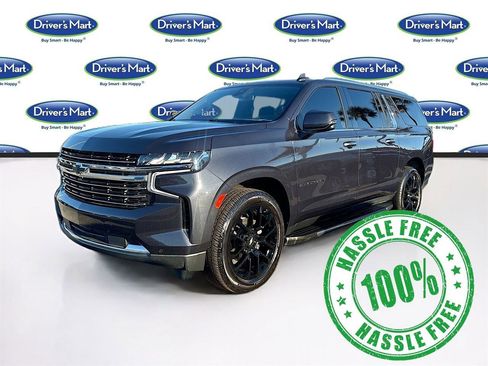 Used 2023 Chevrolet Suburban LT w/ Luxury Package image 3