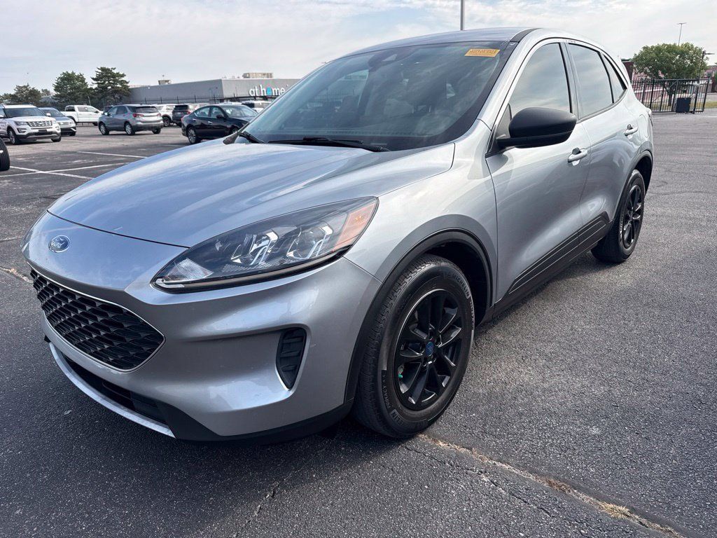Used 2022 Ford Escape SE w/ Convenience Package FWD image 1