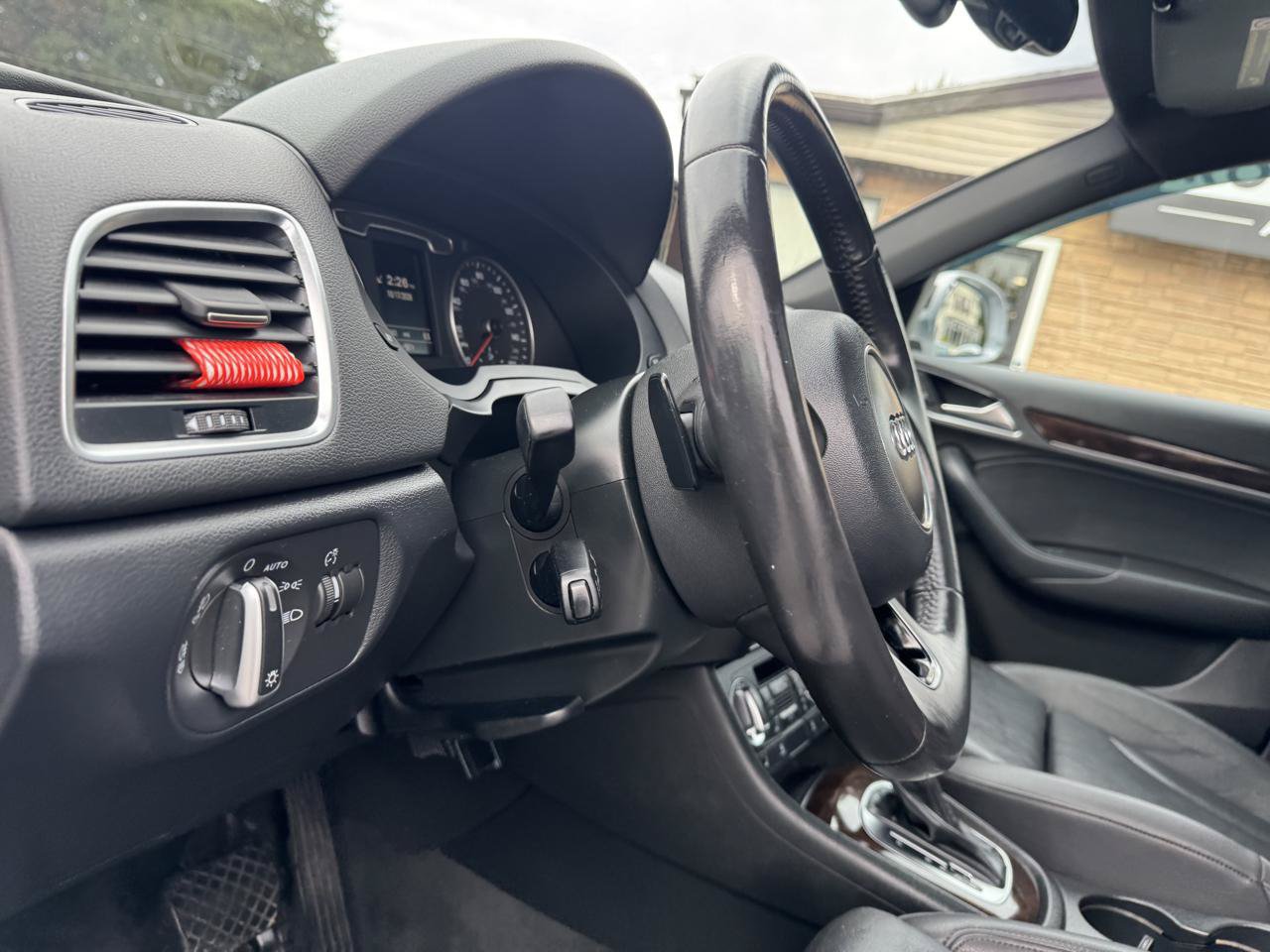 Used 2015 Audi Q3 2.0T Prestige AWD/4WD image 28
