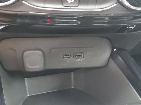 Used 2024 Chevrolet Trax LT FWD image 29