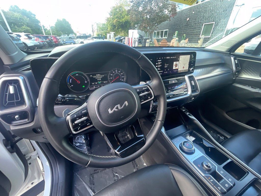 Used 2023 Kia Sorento EX AWD/4WD image 10