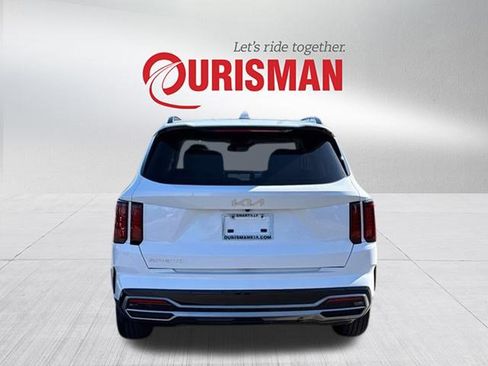 Used 2023 Kia Sorento EX w/ Panoramic Sunroof Package image 3