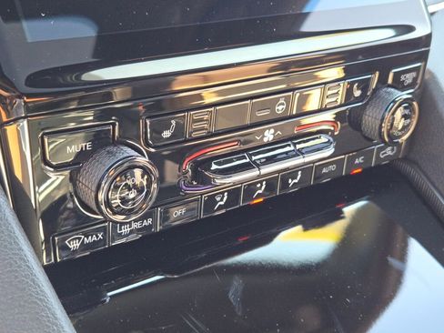 New 2025 Jeep Grand Cherokee L Limited image 24