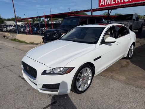 Used 2016 Jaguar XF Prestige RWD image 32