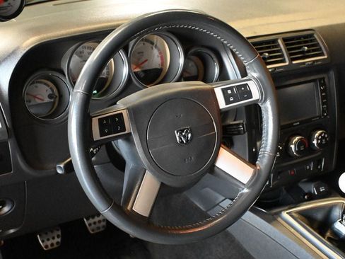 Used 2010 Dodge Challenger R/T RWD image 11